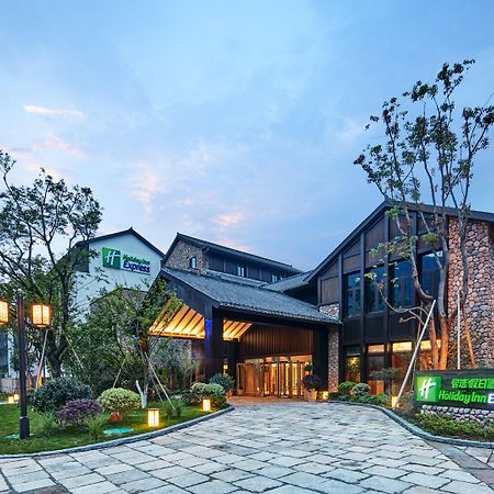 Holiday Inn Express Zhejiang Qianxia Lake By Ihg Qingtian エクステリア 写真