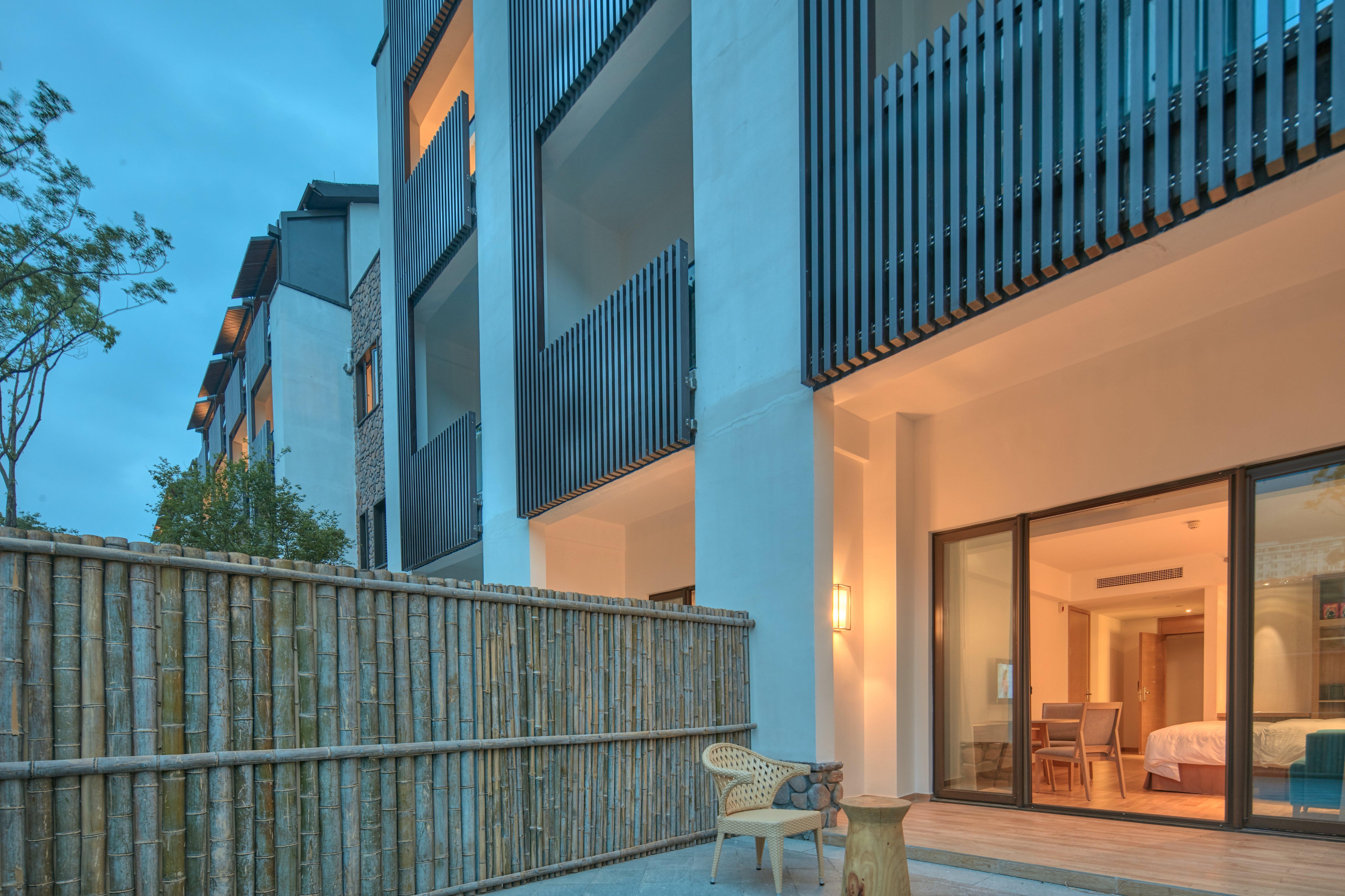 Holiday Inn Express Zhejiang Qianxia Lake By Ihg Qingtian エクステリア 写真